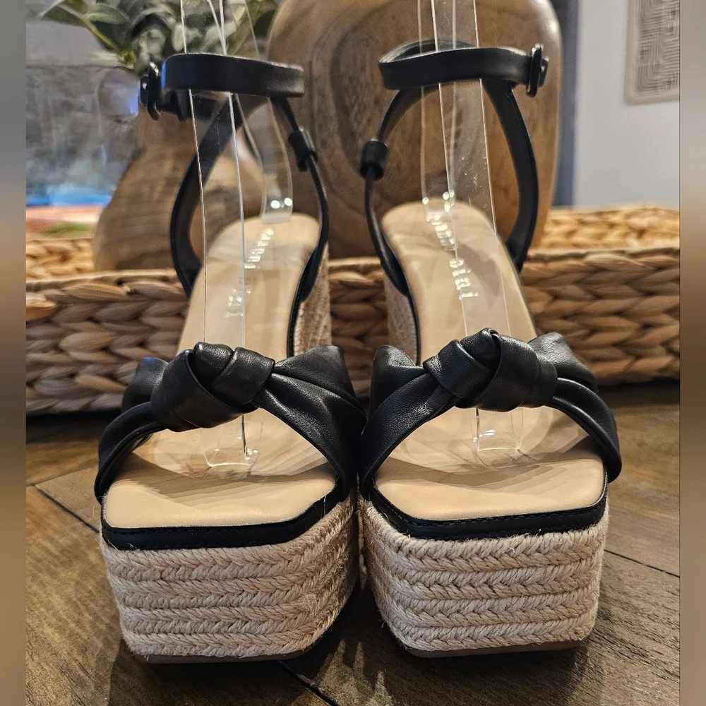Gianni Bini Black & Tan Wedge Sandals Women's Size 9 NWOB